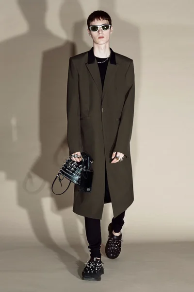 Look 30